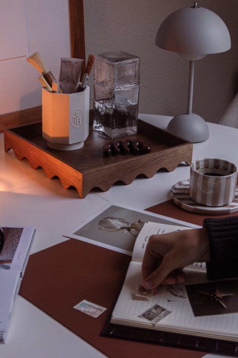 theserifhome-design-edit-der-audrey-stiftehalter-aus-jesmonite-blog3